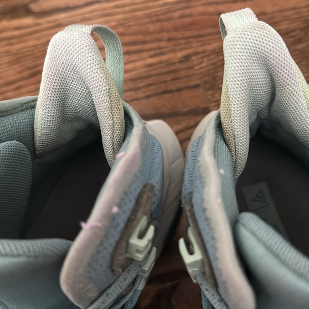 Hoka Women's Teal and Aqua Trail Running Shoes - Picture 13 of 16